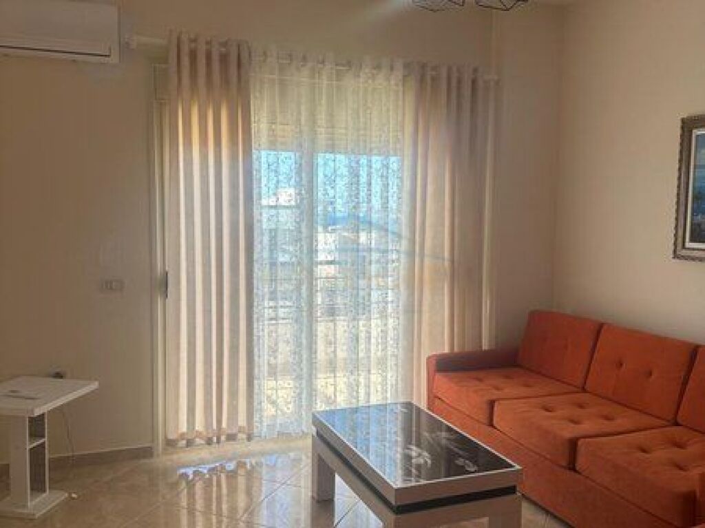 Shitet, Garsoniere, Uje te Ftohte