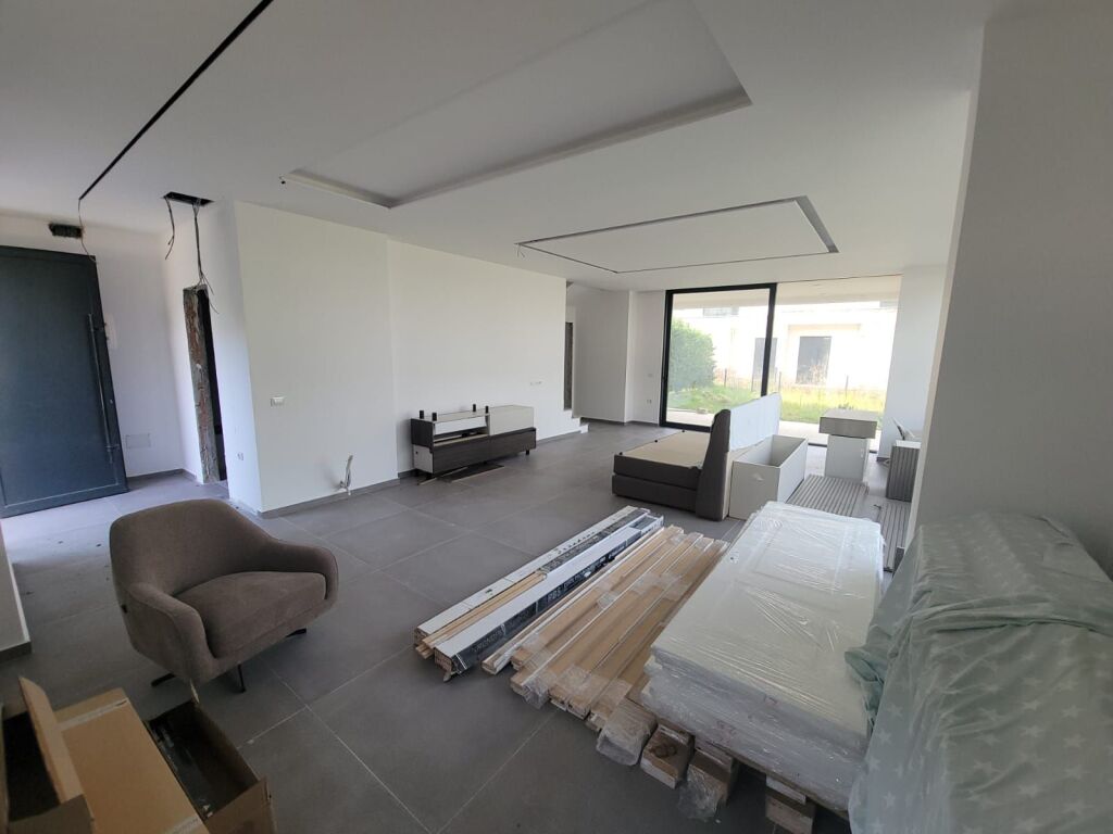 Shitet vile dyshe e bashkangjitur ne kompleksin San Pietro (Gjiri i Lalezit)