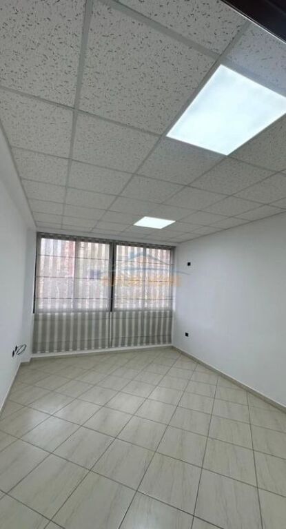 Qera,Ambient Biznesi,Laprakë,Tiranë.