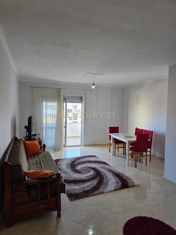 VENDESI APPARTAMENTO 2+1+2 BAGNI +2 BALCONI SULLA SPIAGGIA FERROVIARIA DI DURAZZO! 135.000 €