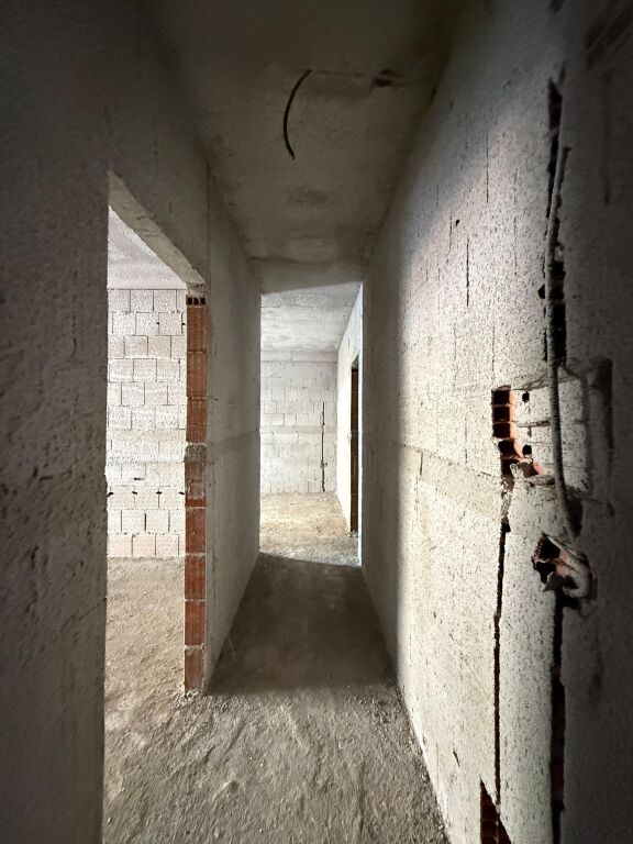 Shitet apartament 1+1 tek Tirana Entry