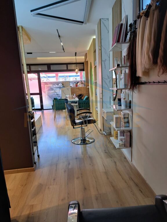 Tirane, jap me qera Qera, Qender Estetike E Kompletuar, Rruga Xhanfize Keko 700 €