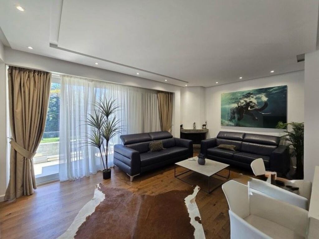 Vile individuale per shitje 📍Dhermi