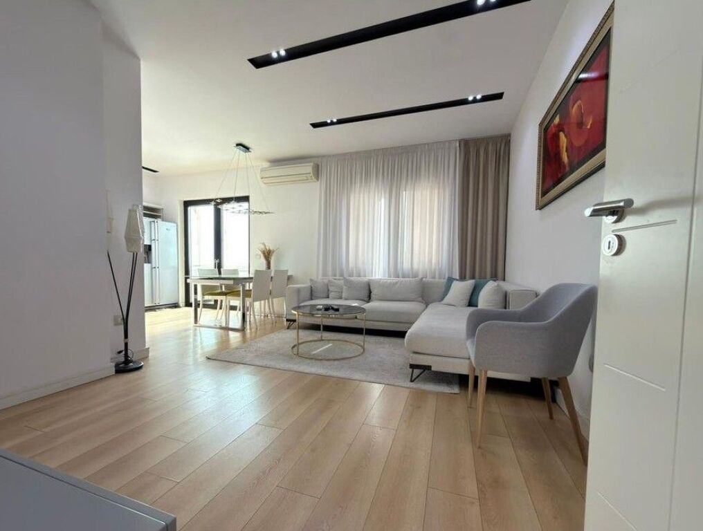 KAFE FLORA, SELLING APARTMENT 3+1