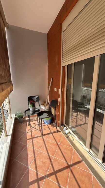 Apartament 1+1, Astir!