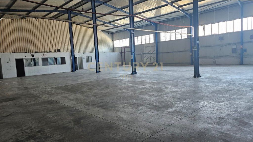 Magazinë me Qira në Autostradën Durrës-Tiranë 770m2