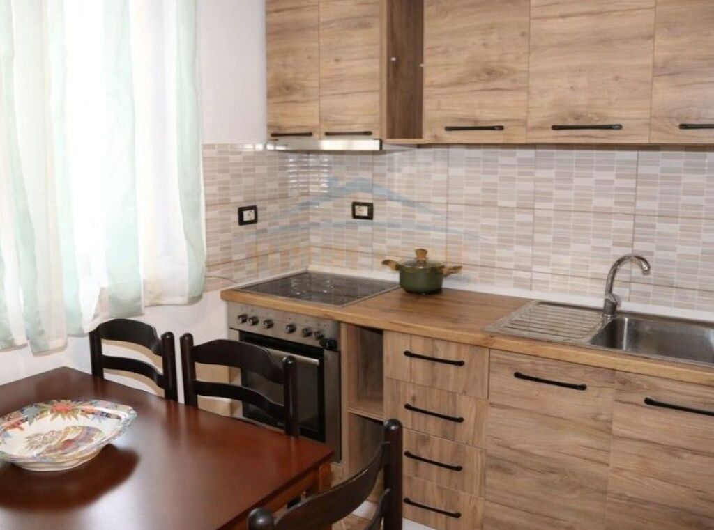 Qera ,2 Studio+Apartament 2+1 +2 Poste Parkimi , Laprake , Tirane