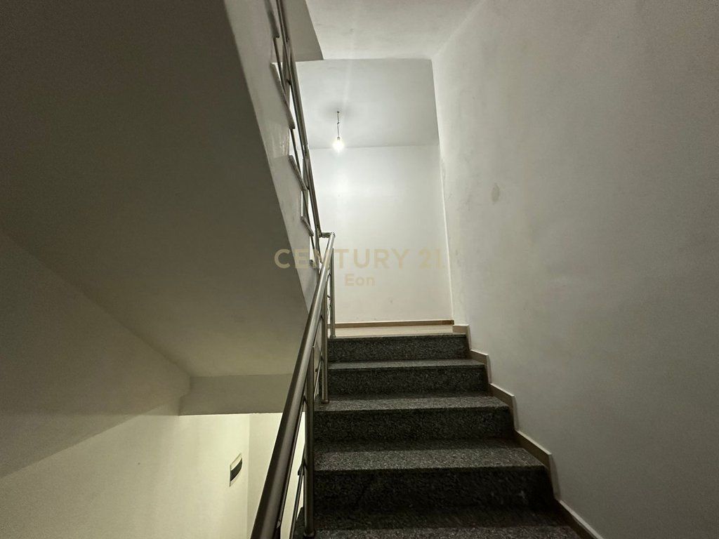 VENDESI APPARTAMENTO 1+1 ARREDATO CON VISTA MARE A GOLEM, MALI ROBIT!