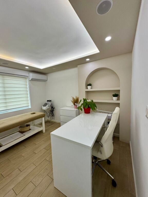 🏠 For Rent: Business Space 68m² (📍Vasil Shanto – Right at the Main Intersection) 🔥 Prime Location | Street Front ✨️ 700€ / Month 💶💶