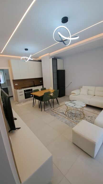 Qira, Apartament 2+1+blk, 5 Maji, 60.000 Leke/muaj