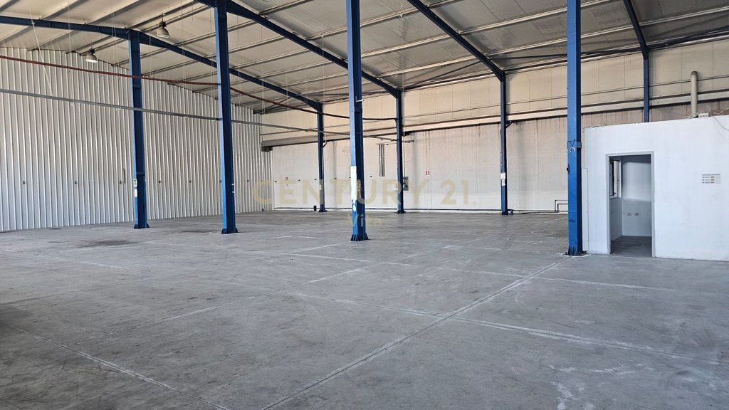 Magazinë me Qira në Autostradën Durrës-Tiranë 770m2