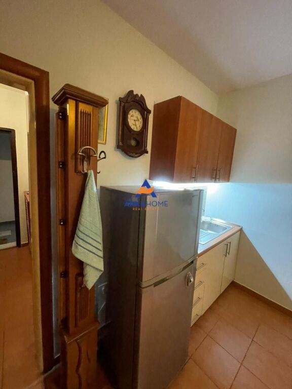 JEPET GARSONIERE ME QERA 30M2 "KODRA E DIELLIT" 30.000 LEKE ( 40.000 LEKE ME POST PARKIMI)
