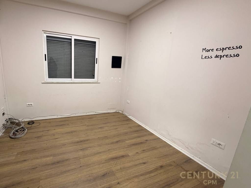 JEPET ME QERA AMBIENT KOMERCIAL TEK SHESHI WILLSON 180M2