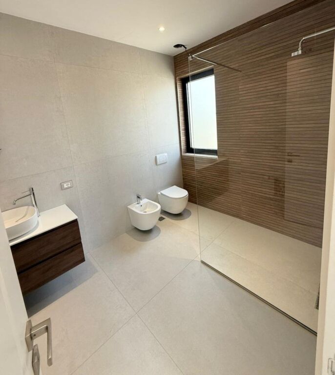 🏡 Villa di Lusso con Piscina in Vendita – Mjull Bathore, vicino a TEG