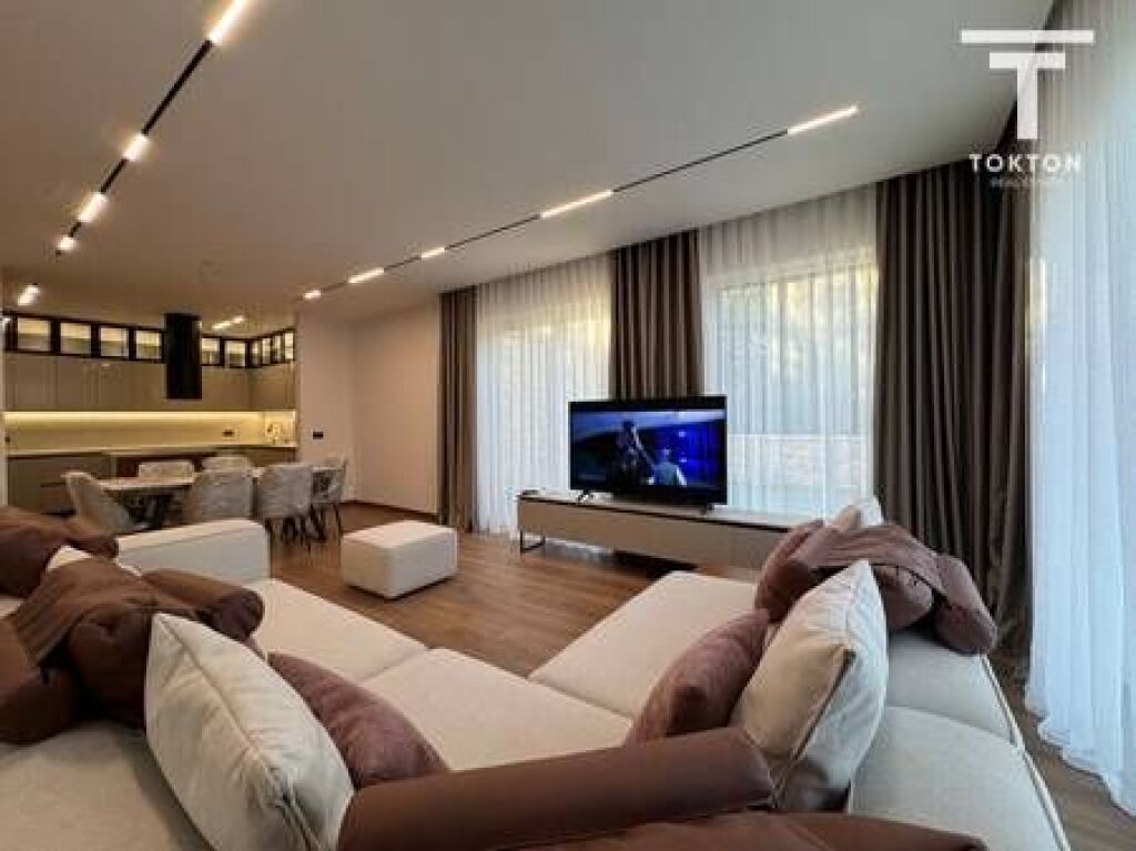 SHITET, VILË E BASHKËNGJITUR, FOREST RESIDENCE, LIQENI I THATË