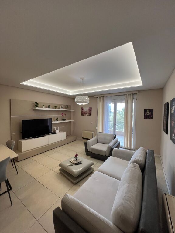 Shitet 1+1 te Liqeni Thatë