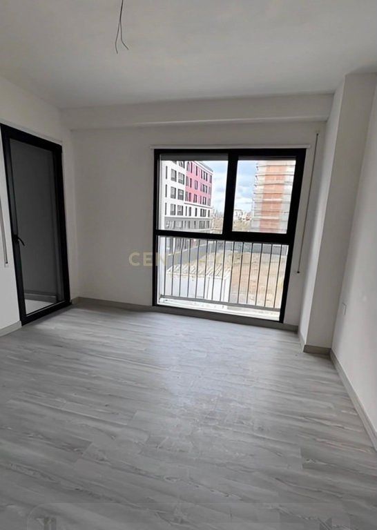 Shitet apartament 3+1+2 në zonën e Bulevardit të Ri.