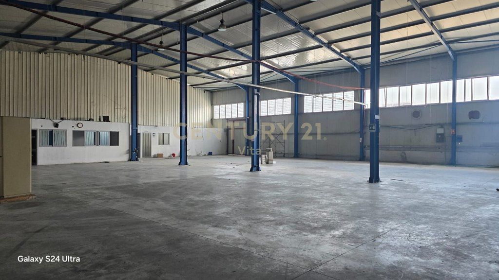 Magazinë me Qira në Autostradën Durrës-Tiranë 770m2