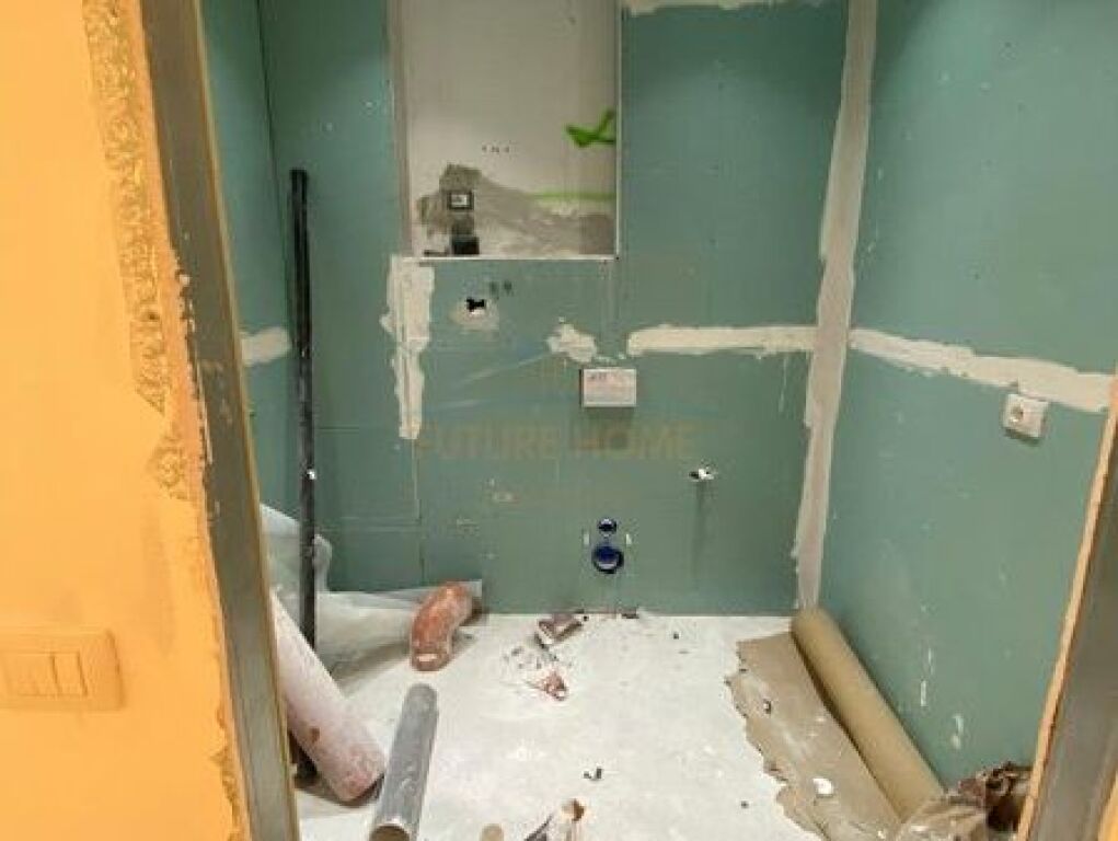 Shitet Apartament tek Ish Kombinati i Peshkut, Vlore