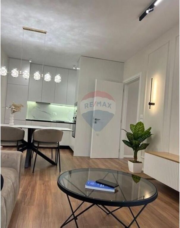 Ofrohet apartament 1+1 me qira tek rezidenca Erli, Porcelan.