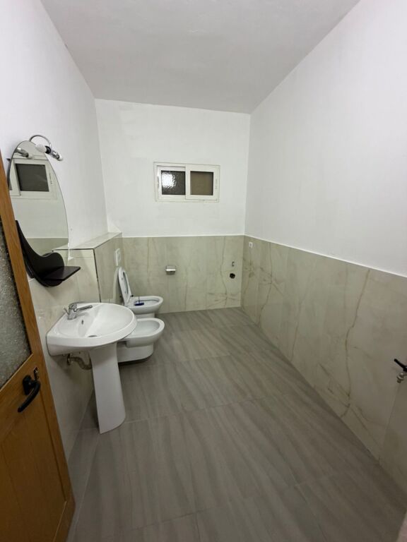 🚀 Ambiente Commerciale a Shkozet – 150m², Solo 600€/Mese! 🚀