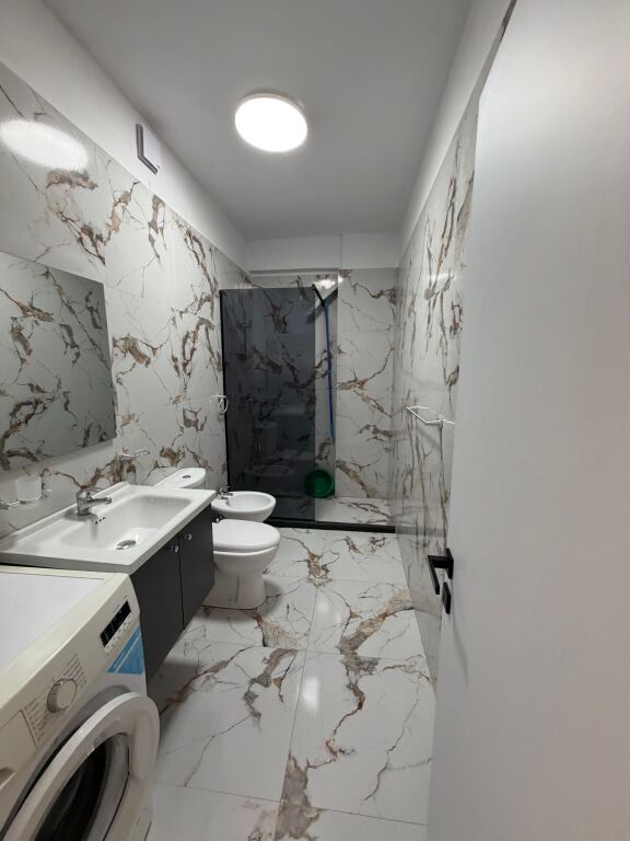 📣 AFFITTO Appartamento 2+1+2 📍 Complesso Star, Ex Parco degli Autobus ✨   🏢 Nuova Costruzione  🛋️ Arredato Con Condizioni Moderne   💶Prezzo 70.000 Leke