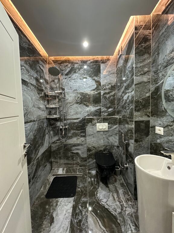 🏡 Shitet apartament 3+1 te prane Air Albania, Rruga Elbasanit