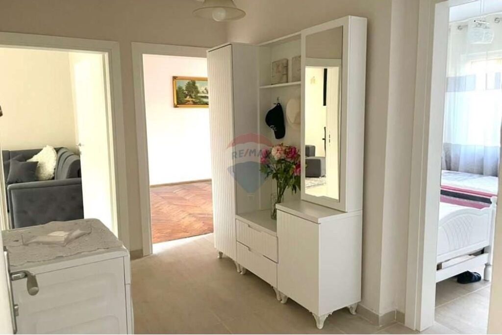 Apartament 3+1 me qera Rruga Fortuzi