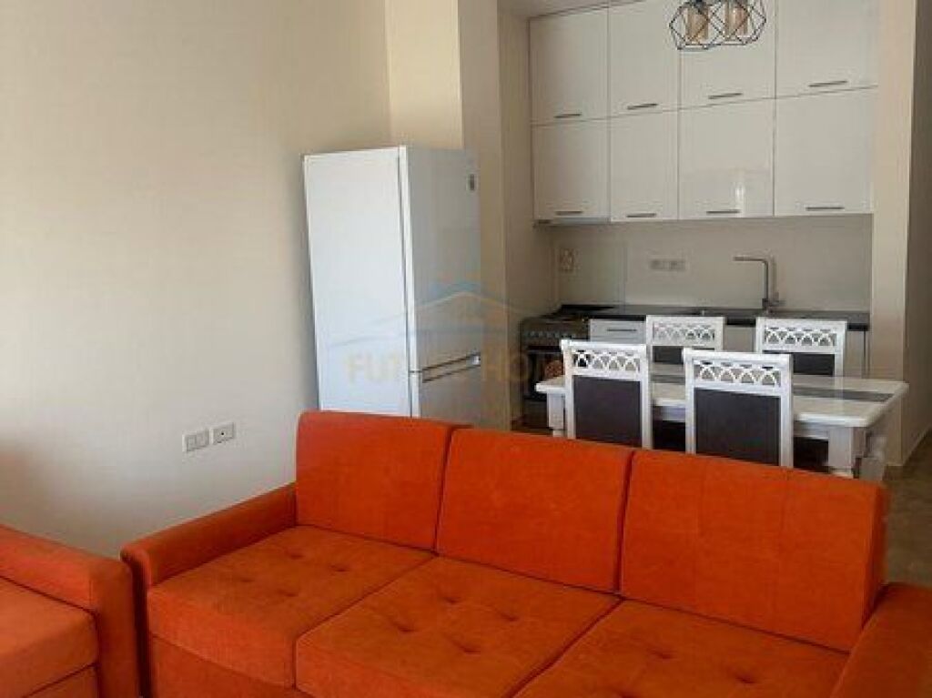 Shitet, Garsoniere, Uje te Ftohte