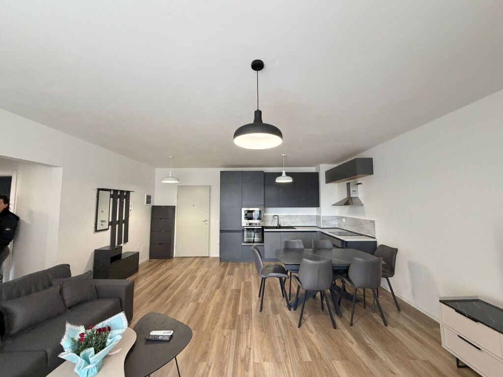 Appartamento 2+1 in affitto ad Astir