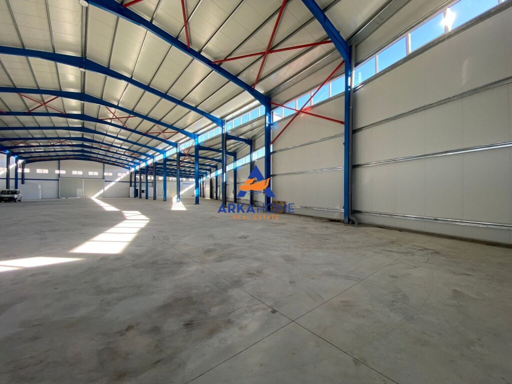 WAREHOUSE FOR RENT 1900M2 "WITH EXIT ALONG THE DURRËS – TIRANA HIGHWAY" 6000 EURO