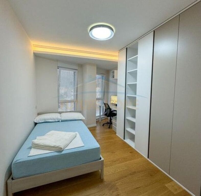 Apartment 3+1+2 for Sale Complex "Kontakt", 21 Dhjetori