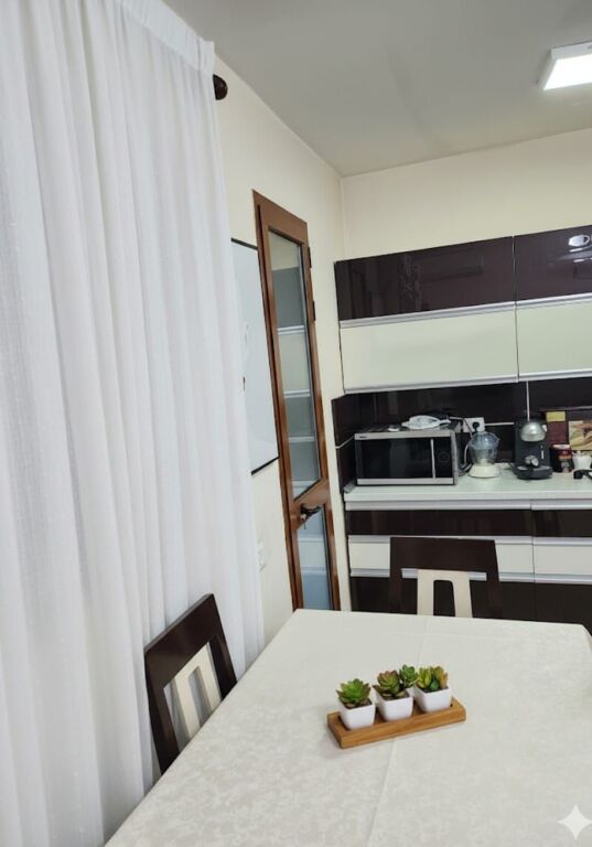 Jepet me qera apartament 1+1 📍 Ali Demi, pranë policisë – Rruga Hasan Sufa