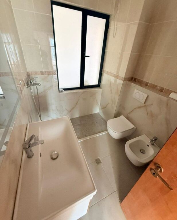 Apartament 2+1 per shitje tek mbikalimi kristalit