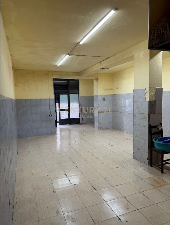 AMBIENT BIZNESI NË SHITJE NË LAGJEN NR. 12, DURRËS 120,000 €