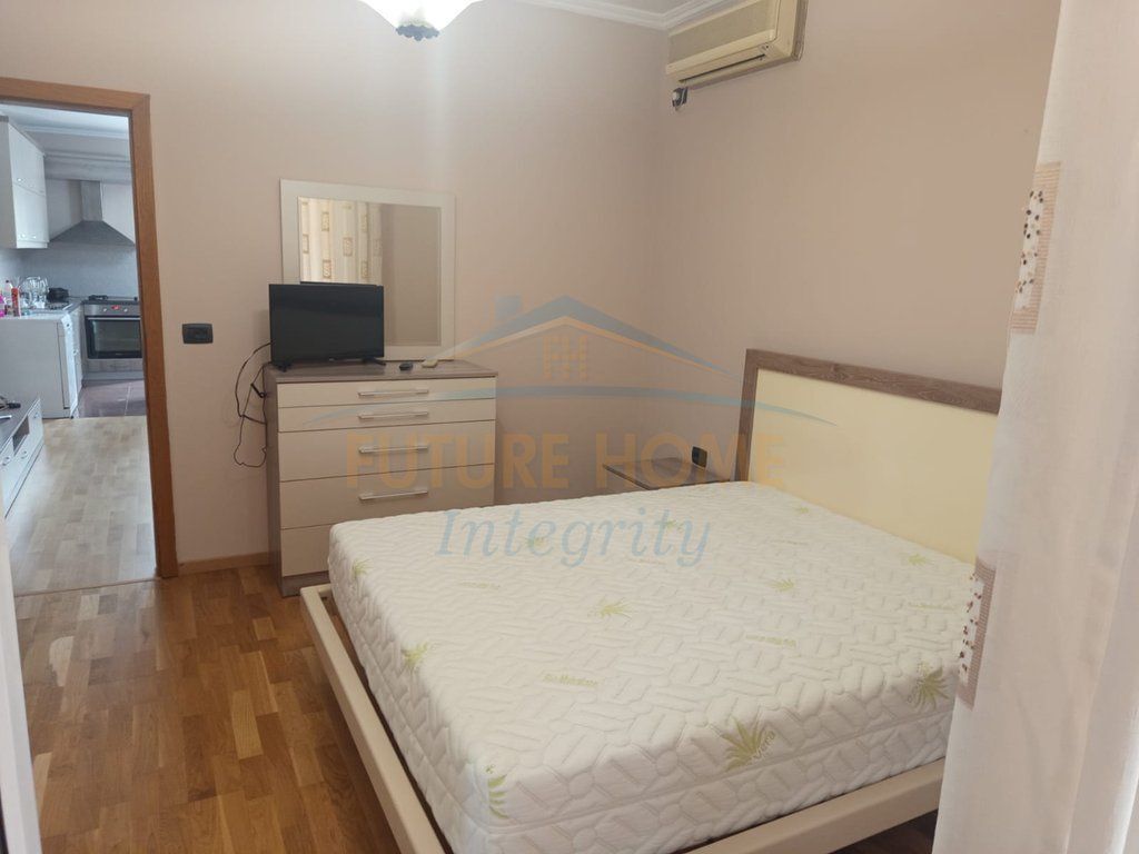 Qera, Apartament 1+1, Rruga Hoxha Tahsim, Tiranë.