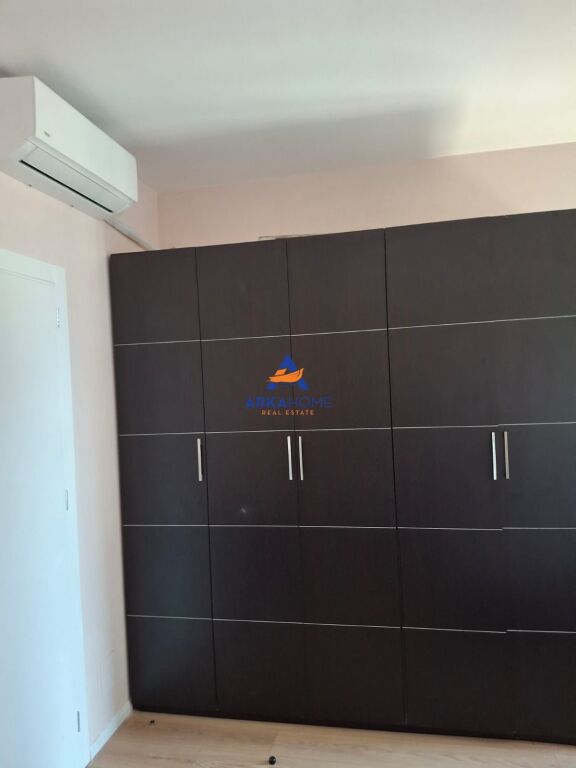 JEPET APARTAMENT ME QERA 2+1+BALLKON "RRUGA DAFINAVE, FUSHA E AVIACIONIT" 699 EURO