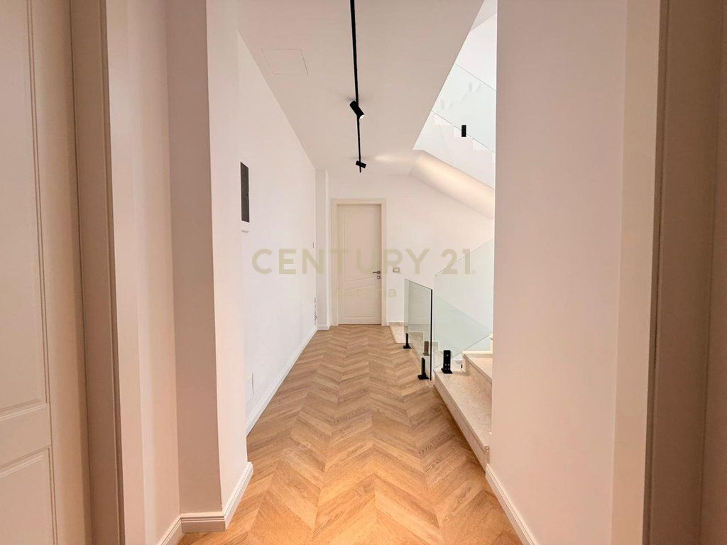 Luxury villa with pool in Mjull Bathore for sale, near TEG Shopping Center 980,000 € Total area  650m2  Internal area  330m2