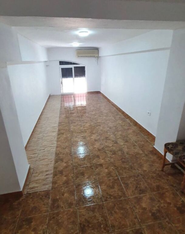 Locale di servizio in affitto Kombinat