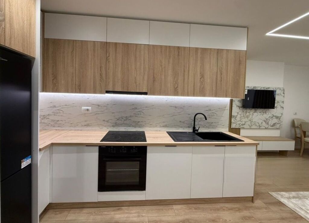 SHITJE 1+1 prane qendres te rruga fortuzi