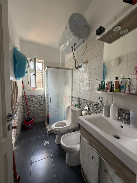 Shitet Apartament 1+1 – Harry Fultz, Tiranë