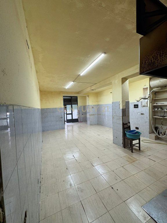 AMBIENT BIZNESI NË SHITJE NË LAGJEN NR. 12, DURRËS 120,000 €