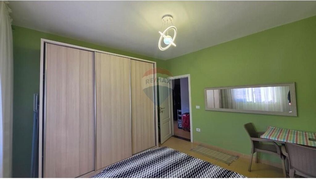 🏡 Apartament 1+1 për Shitje – Lungomare, Vlorë