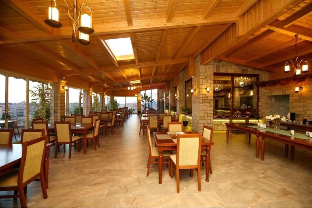 🏨 Hotel për Qira – Kuzum Baba, Vlorë