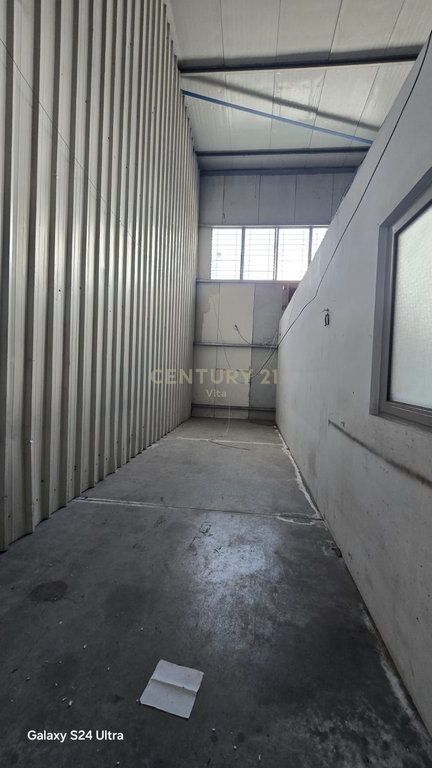 Magazinë me Qira në Autostradën Durrës-Tiranë 770m2