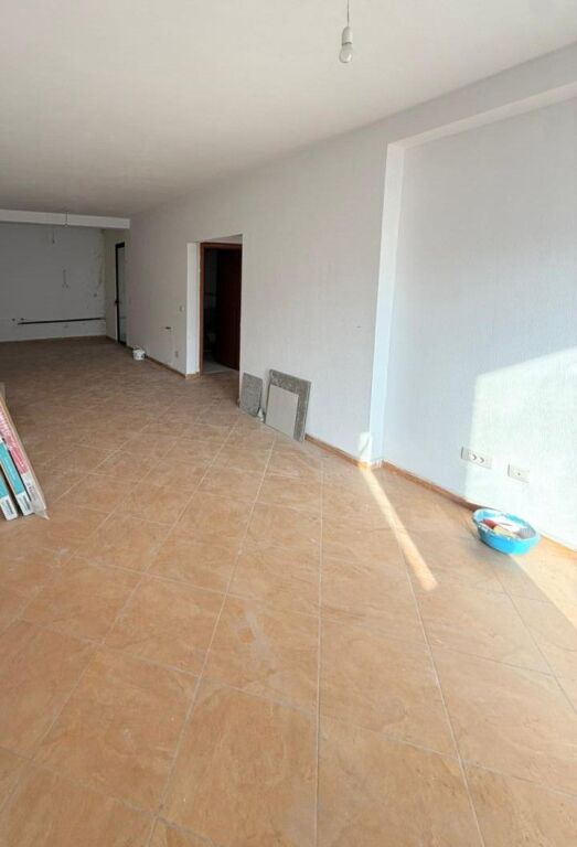 Apartament 2+1 per shitje tek mbikalimi kristalit