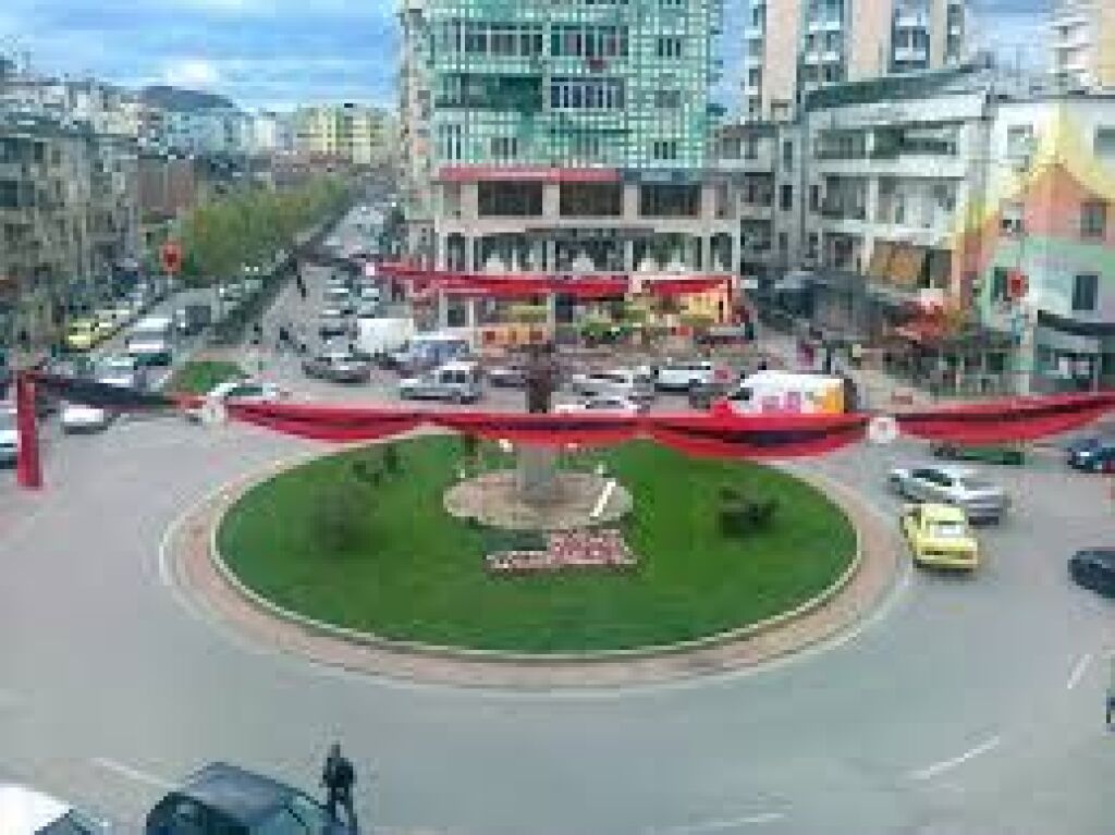 Jepet me qira ambient komercial në zonën e Sheshit Willson,