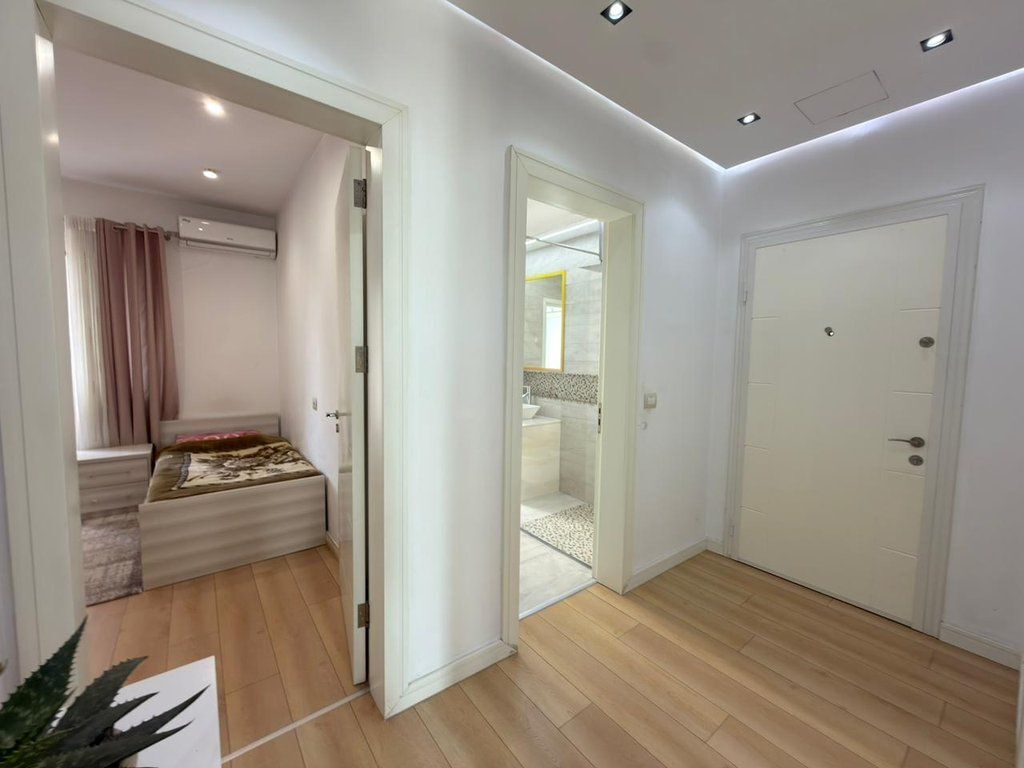 KAFE FLORA, SHESIM APARTAMENT 3+1