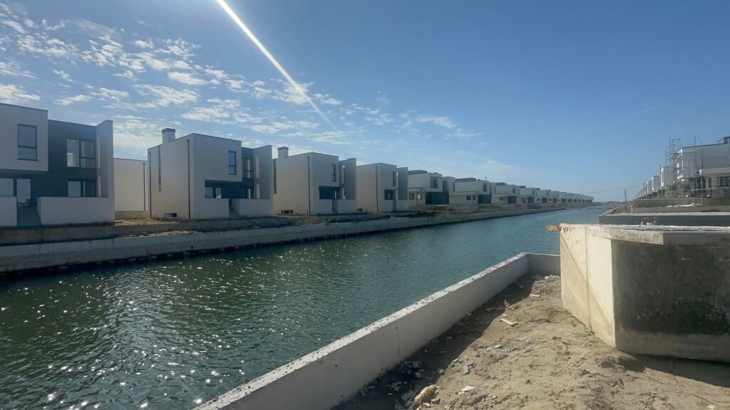 Vila ne Shitje Turquoise Marina