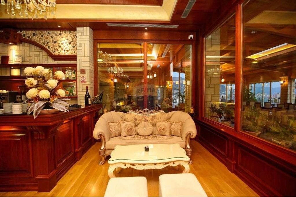 🏨 Hotel për Qira – Kuzum Baba, Vlorë